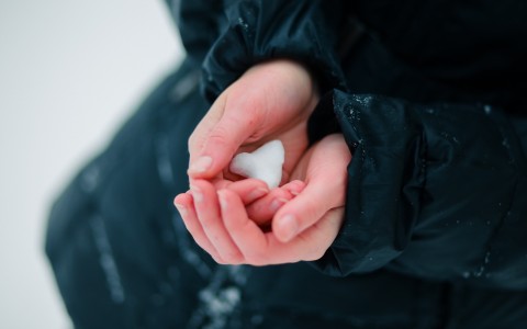 Come curare i geloni alle mani e piedi rimedi efficaci e prevenzione