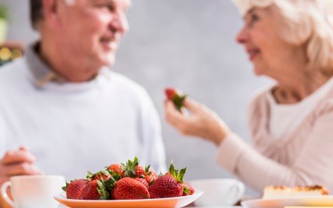 Fragole: migliorano la funzione cognitiva e abbassano la pressione negli anziani