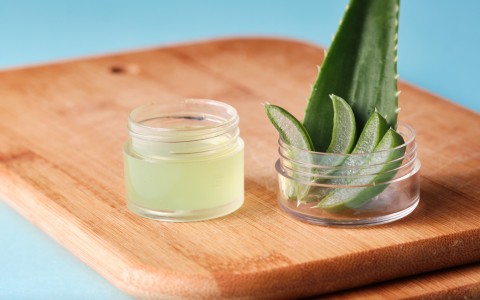 Aloe vera gel puro per la pelle: proprietà, benefici e utilizzi